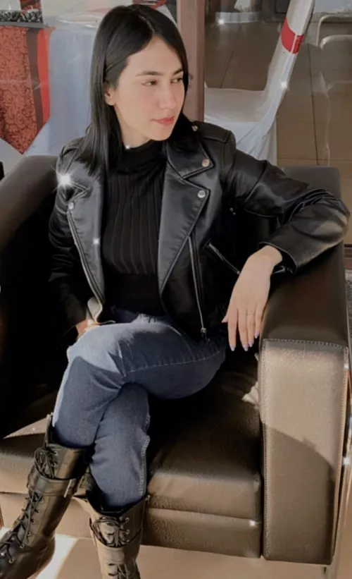 Milkers behind leather