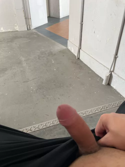 Mind giving me a hand? Or a head rather 👀