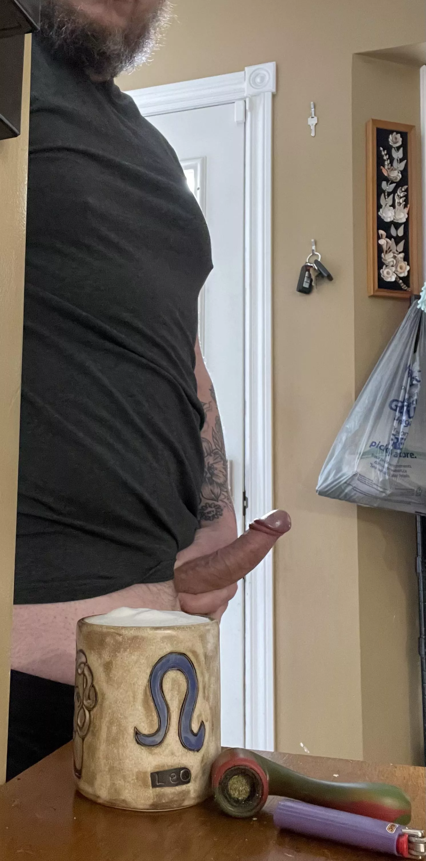 [m]mm a good froth on my coffee and freshly packed bowl! Happy Thursday all.