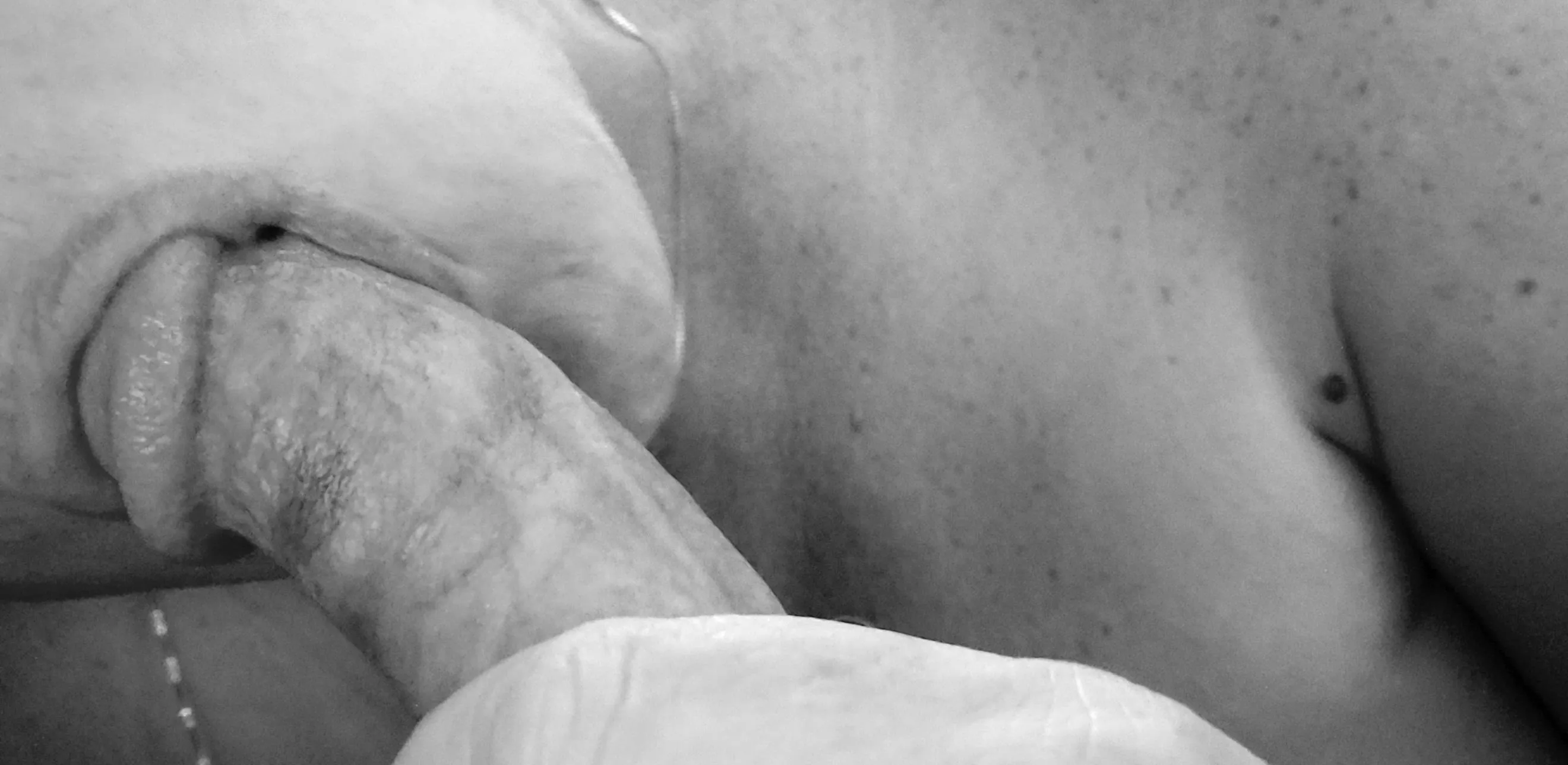 Mmmm I LOVE the way my sexy wife wakes me up on a Sunday morning!😈