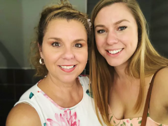 Mommy and College Brat BBC suckers... Mommy gets me so hard