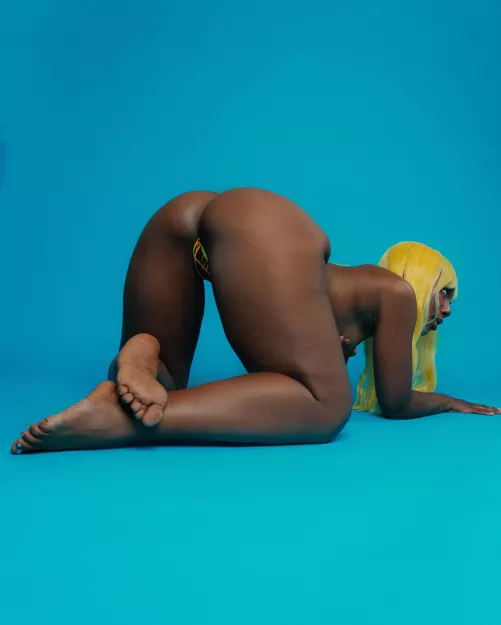 More from my photoshoot, what do you guys think?😋 I think I look delicious!