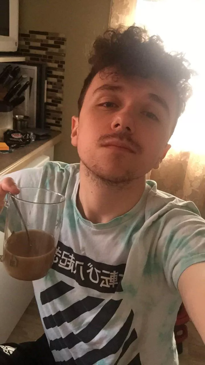 Morning coffee, then I’m hopping on League ⭐️