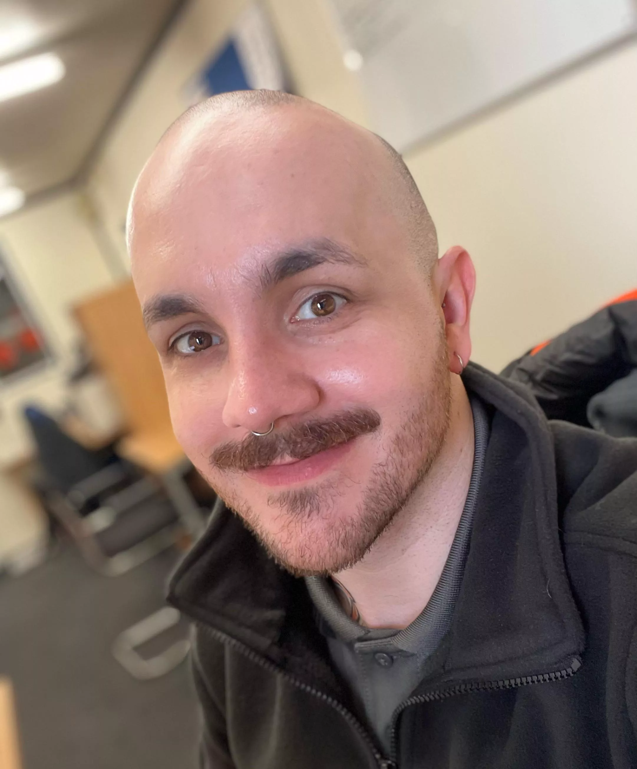 Morning Guys! Hope everyone’s day is as bright as the shine on my bald head! 😂😂😂