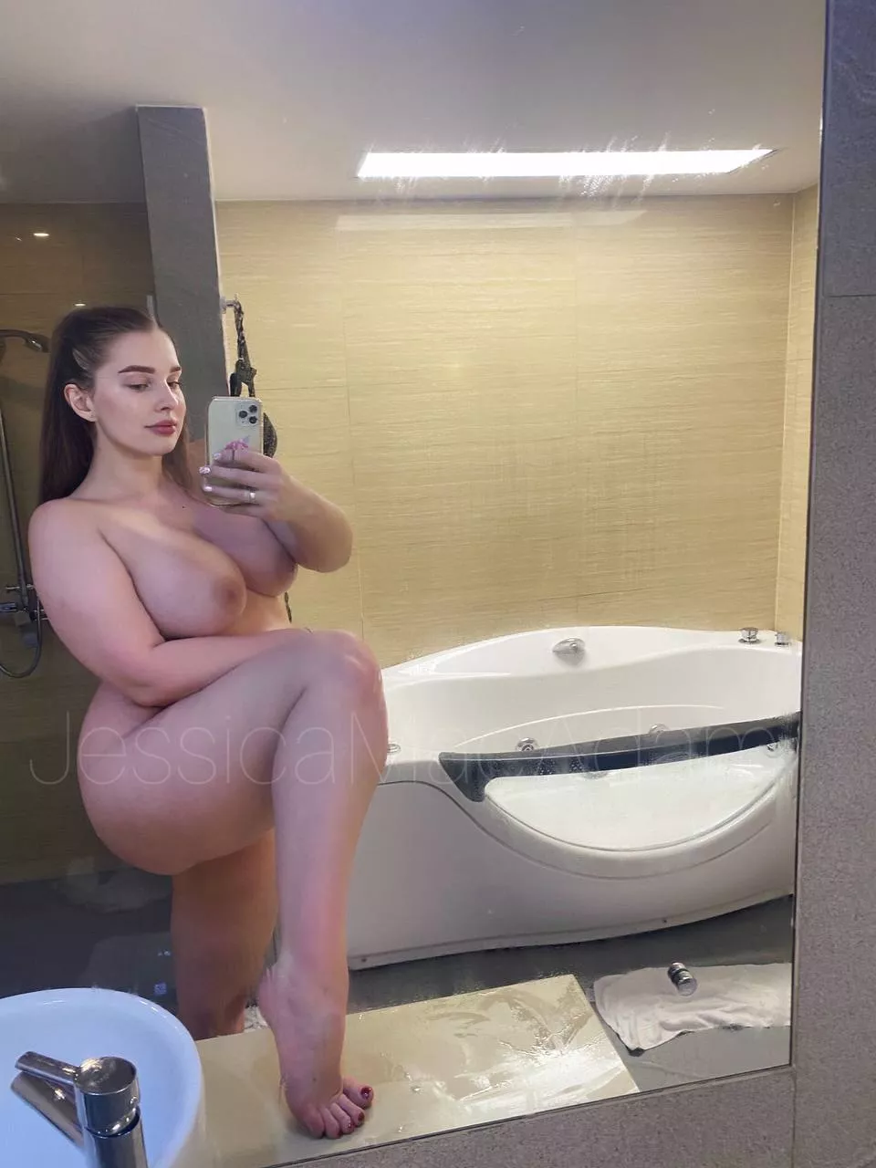 Morning titties to start off your day 😋😚