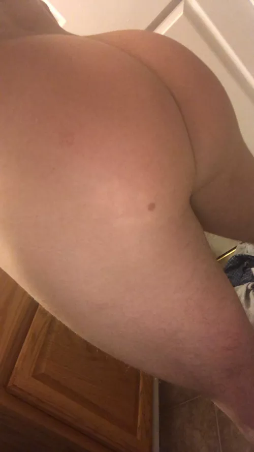 My ass would be even nicer if I had a mistress to do squats on 🥺