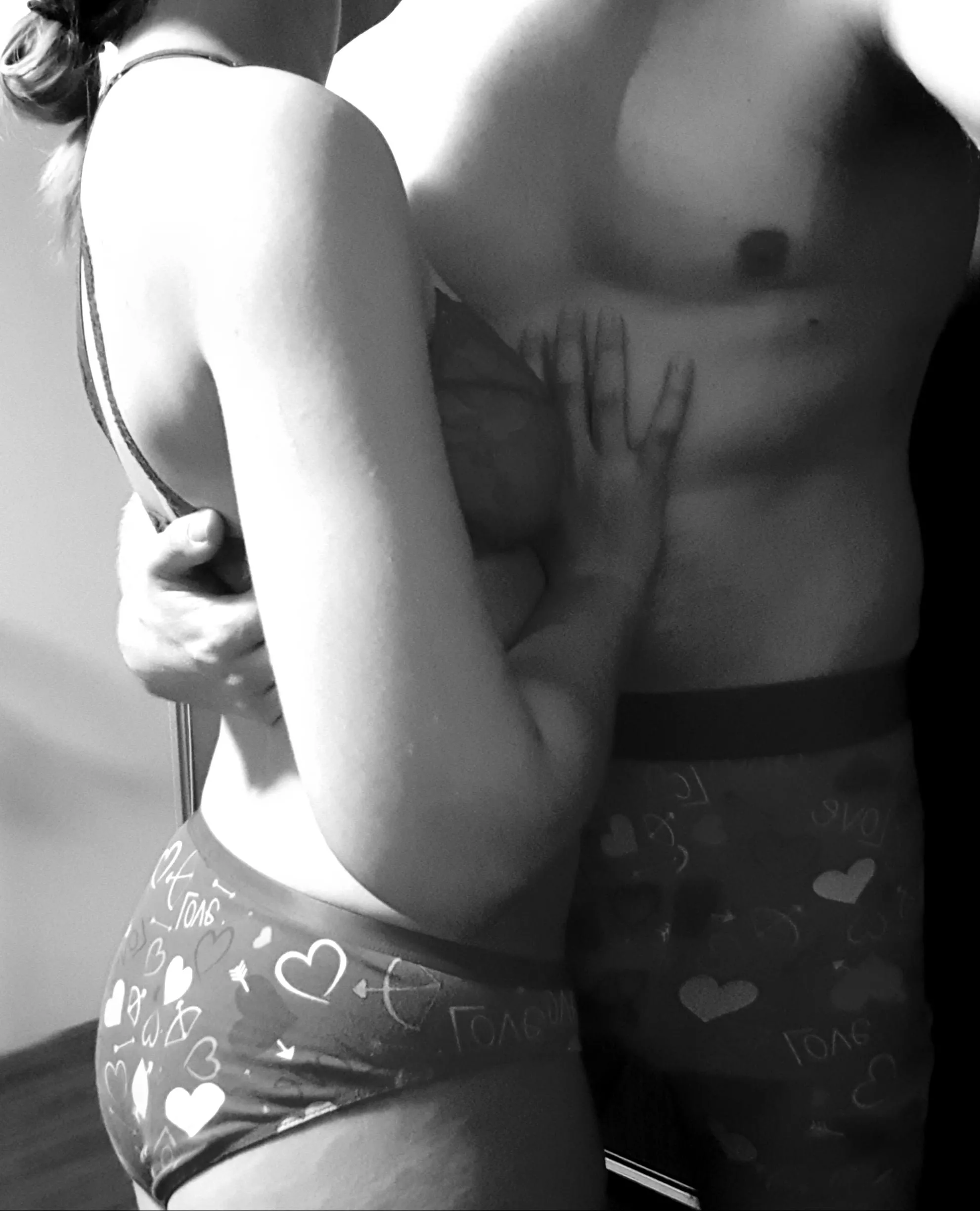 My belly has been a source of insecurity since forever. Her touch makes it better ❤