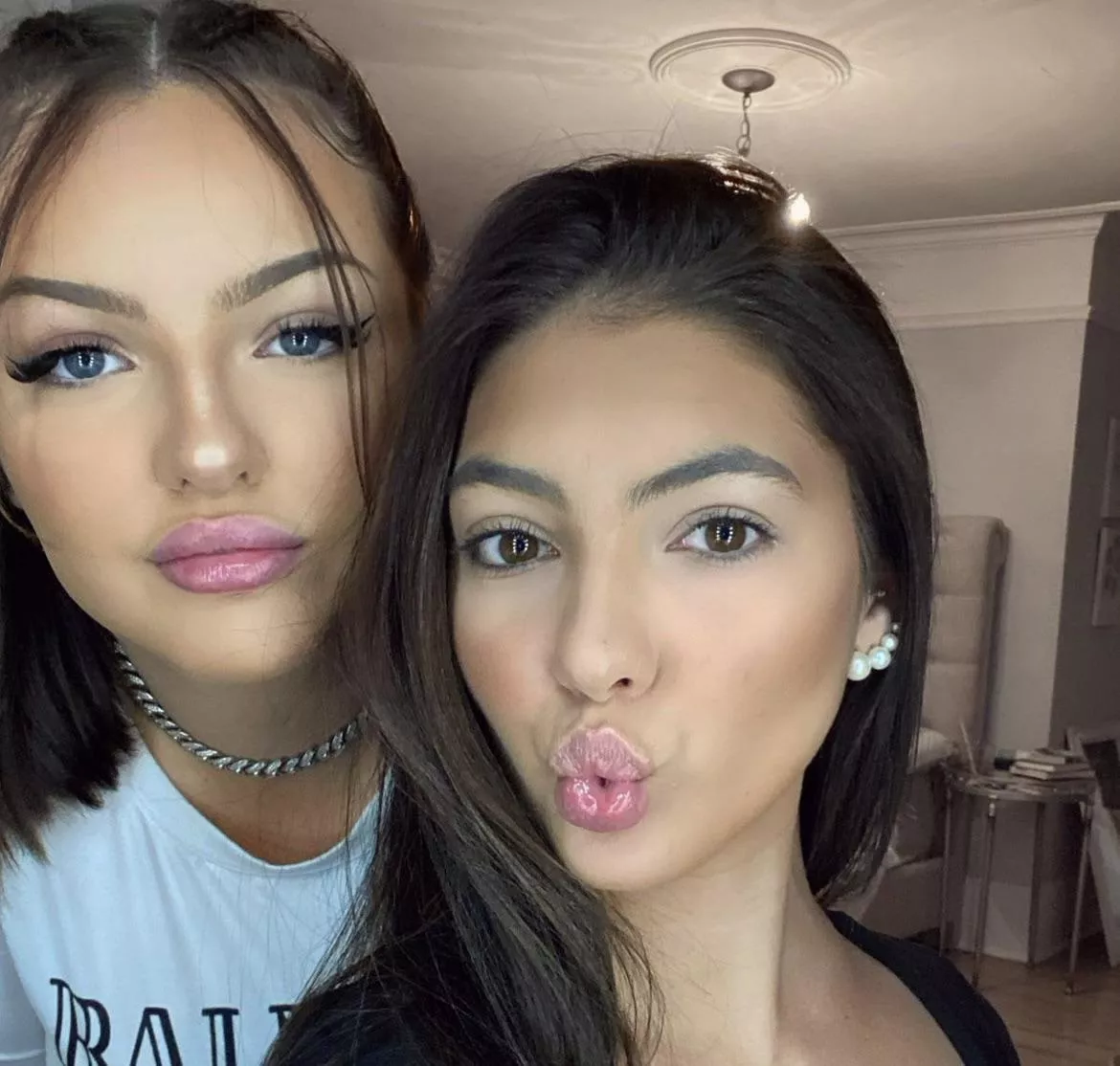 my best friend (right) made me (left) start dressing and now I can’t stop 😫 my best friend (right) made me (left) start dressing and now I can’t stop 😫