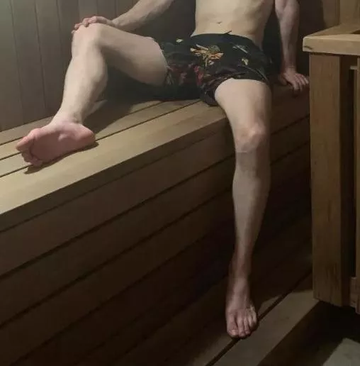 My buddirs hot ass feet 