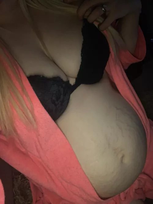 My bump is getting bigger and bigger and my tits are filling with milk by the day! I’m going to be bursting out of my bras at this rate.