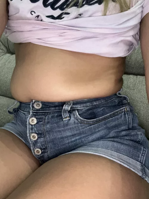 My button is going to pop up🐷 any help?