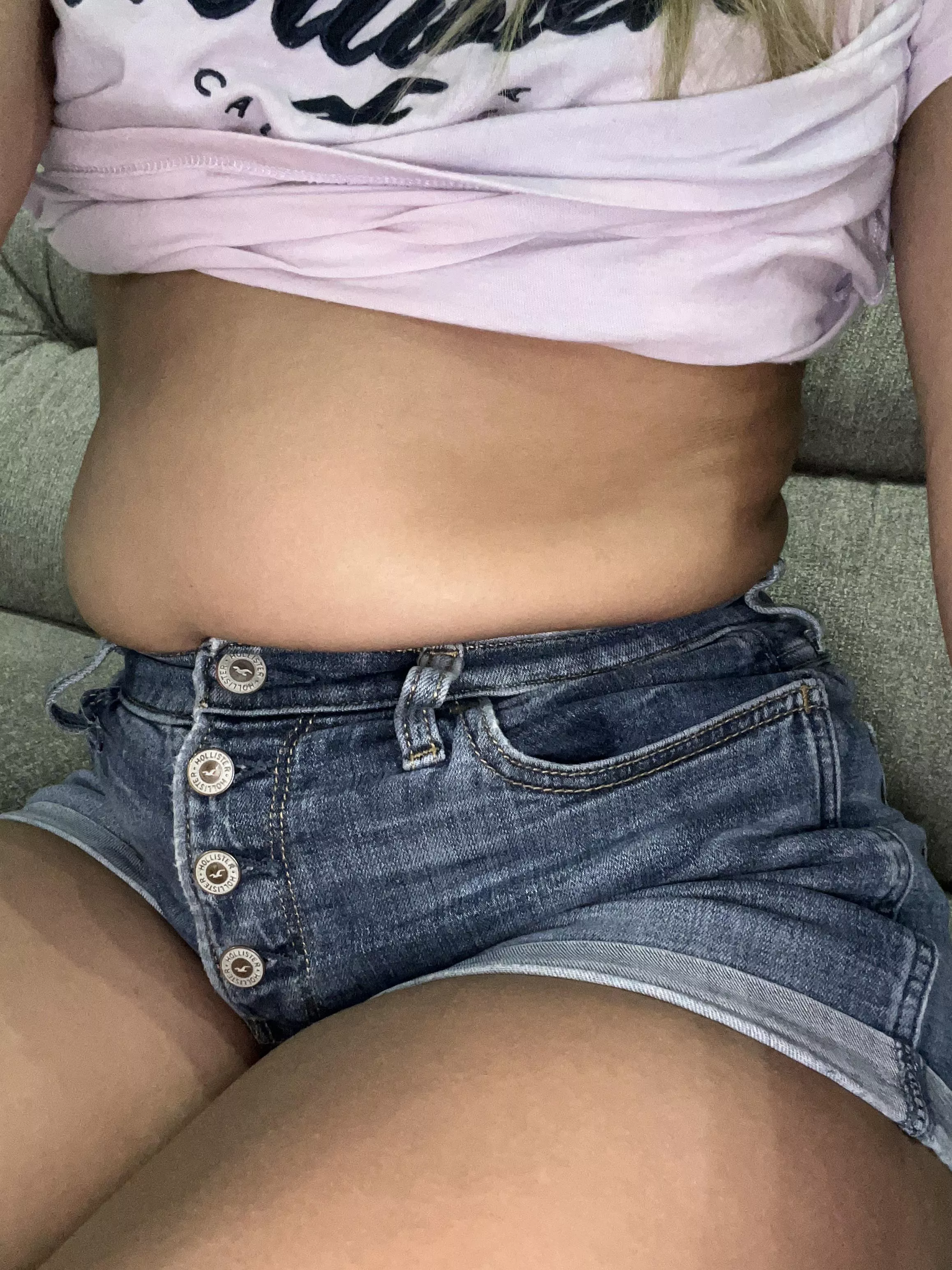 My button is going to pop up🐷 any help?