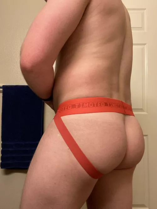 My ex told me I’d start losing my ass if I missed a couple weeks in the gym. After a good leg day… I beg to differ 😈