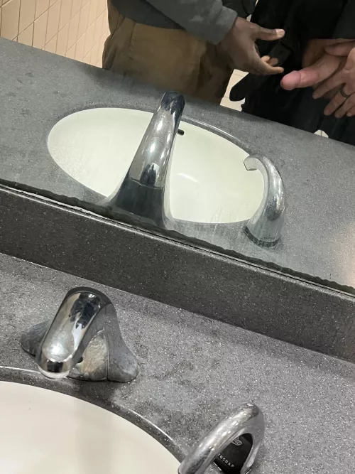 My favorite type of Public bathroom encounters 🍆