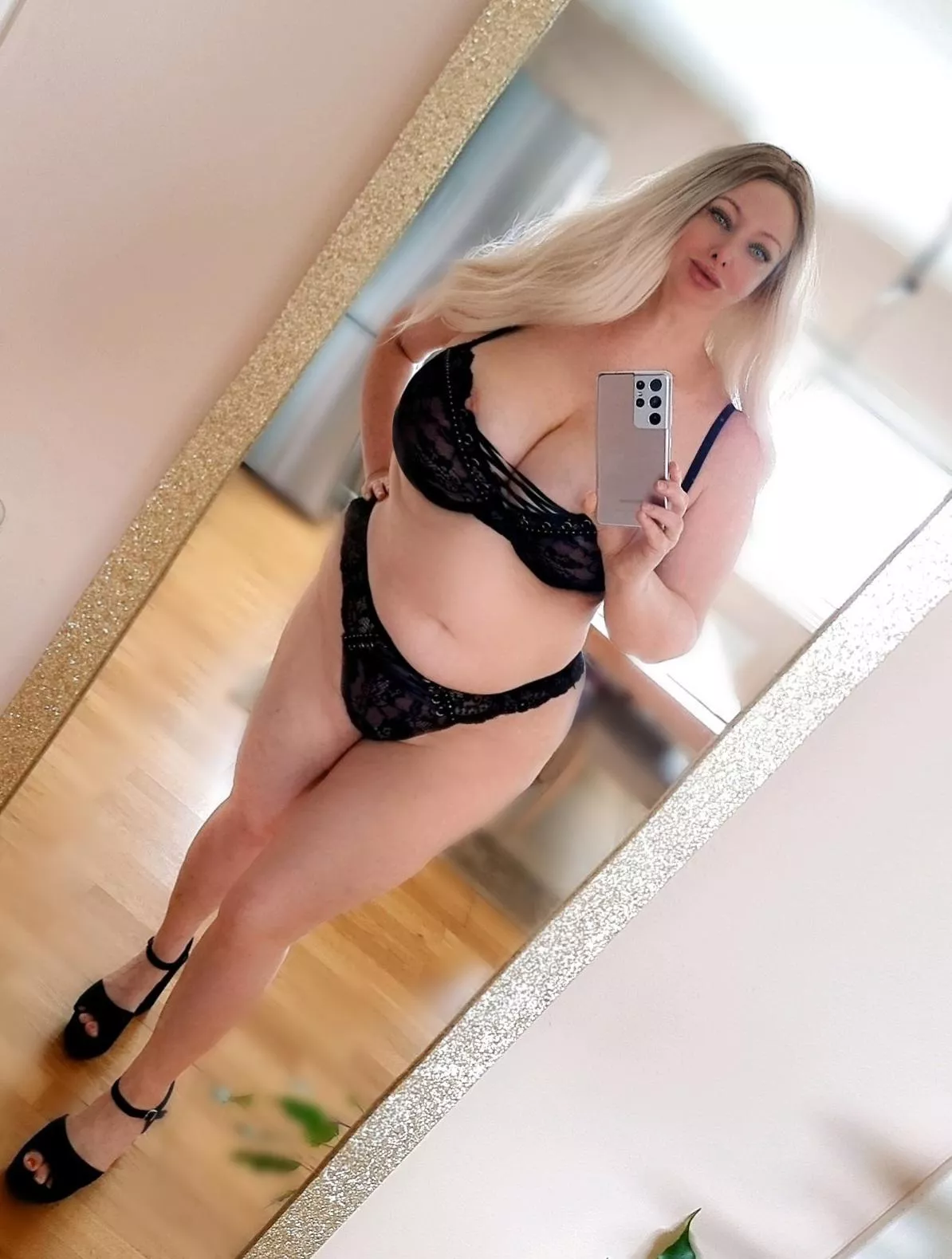 My first post here 😘