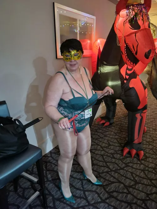 My friend getting ready to inflict some pain upon some guys ass!!!