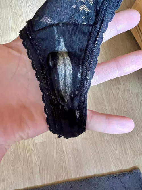 My gf 20 want to celebrate this pic, dm me if you dwnt to trade.