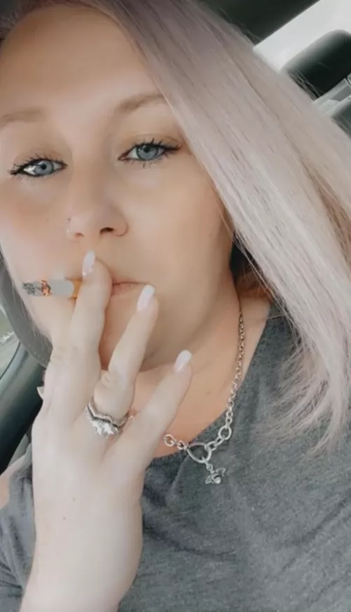 My girl loves to tease me on her work break π₯΅π₯΅