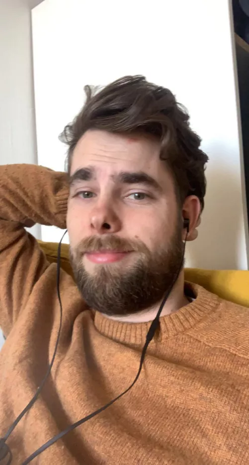 My hair is in the awkward phase 🥲