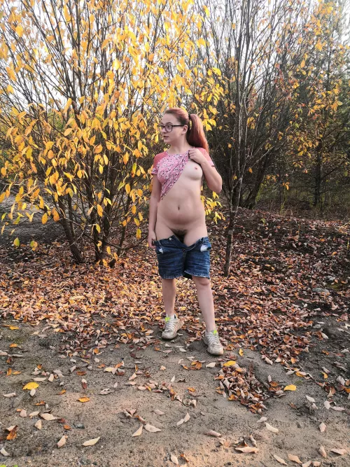 My hairy pussy wants to be fucked outside [F]