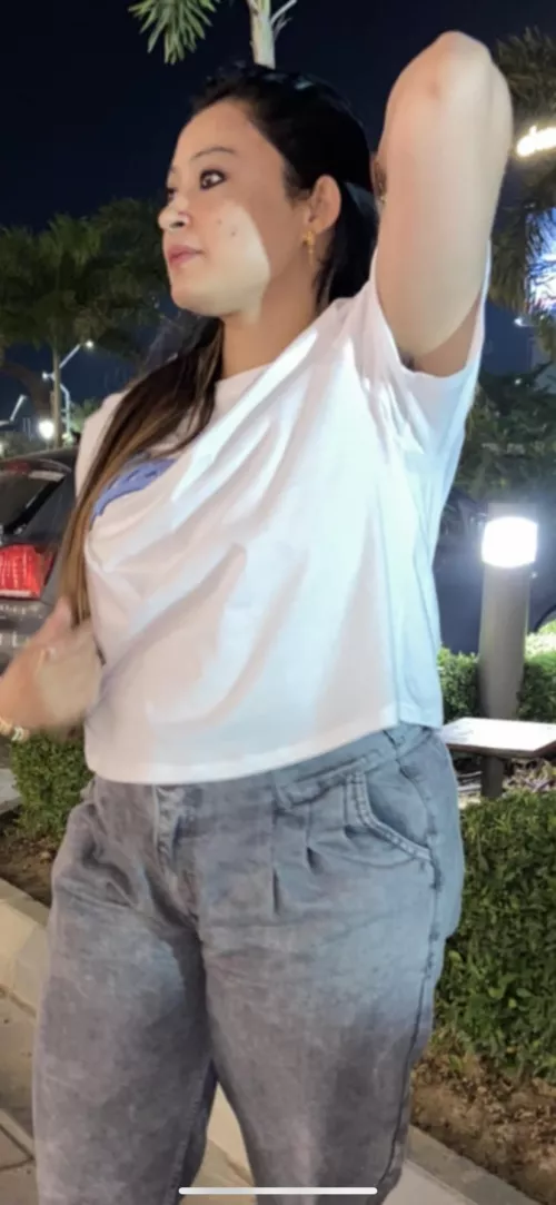 My irl aunt’s hairy smelly armpit🤤 👅 💦