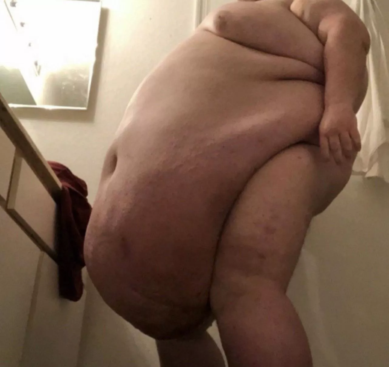 my legs were shaking uncontrollably taking this…. i think this is the last picture i’ll ever take standing up again 🥵😏🐷🐷😈