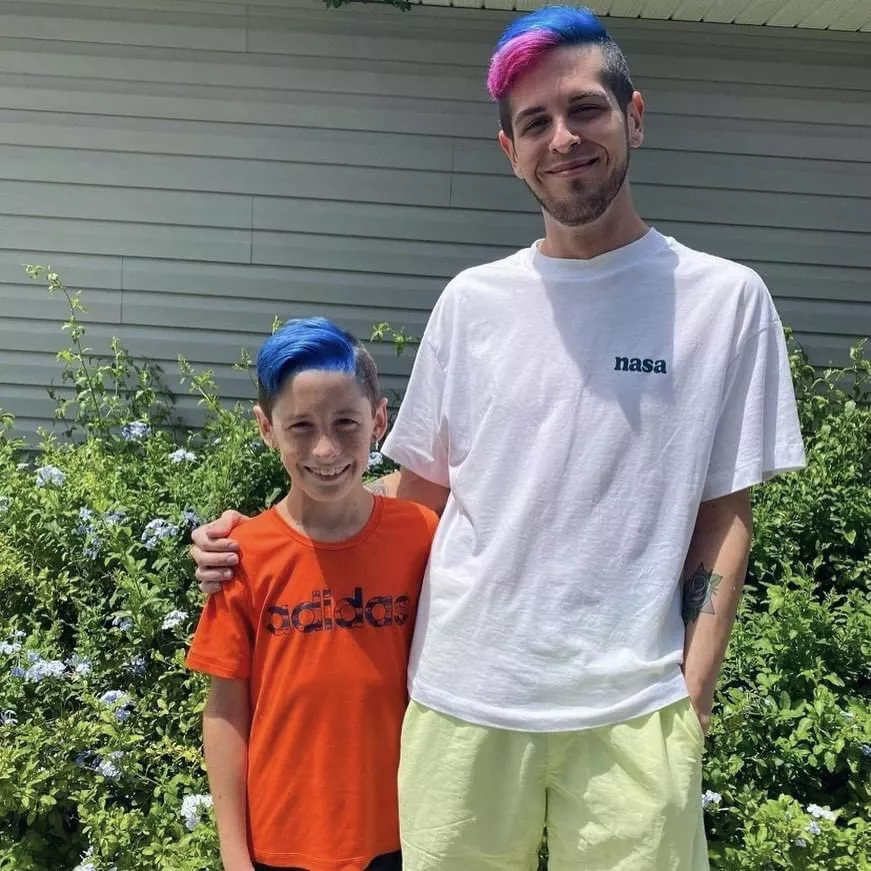 My nephew always loves when I color my hair, so I got to make us twins! 🤣🥰