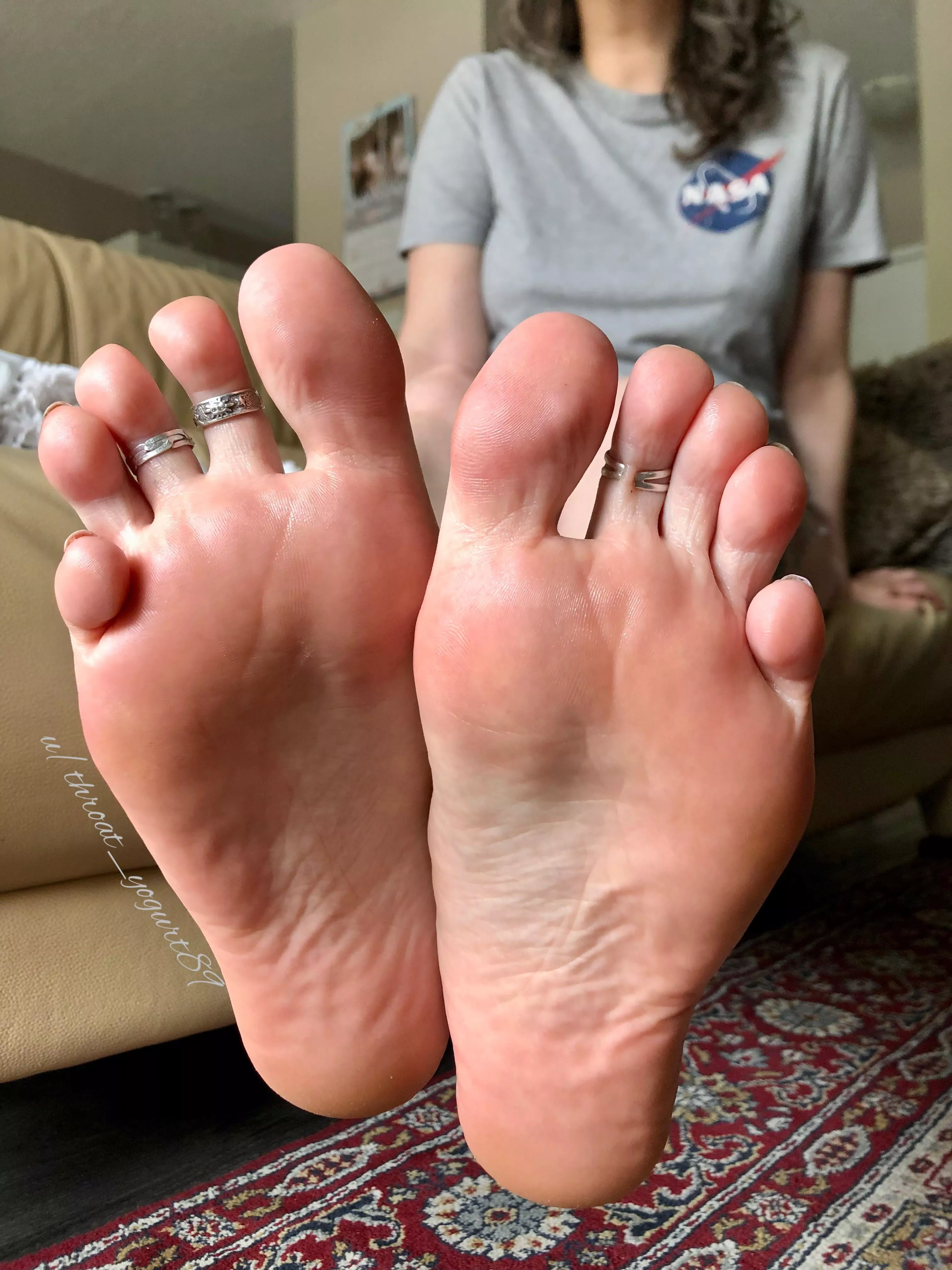 My toe ring is pinching a little, can you suck it off for me?