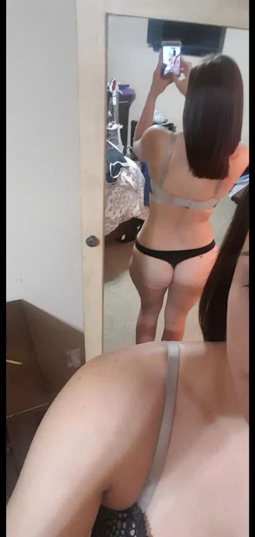 My Wife 29[F] thinks her body isn't desirable? Would you fuck her?
