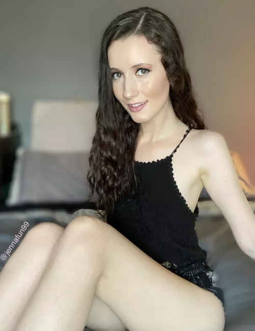 Natural brunette💗