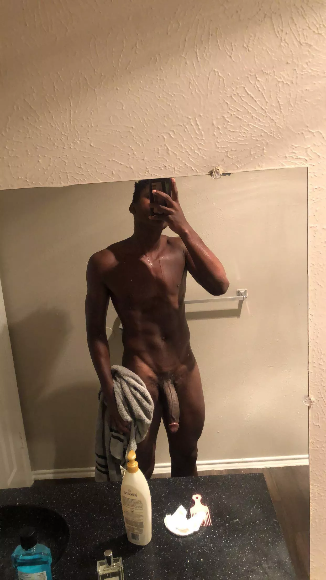 Need a curvy one🥵