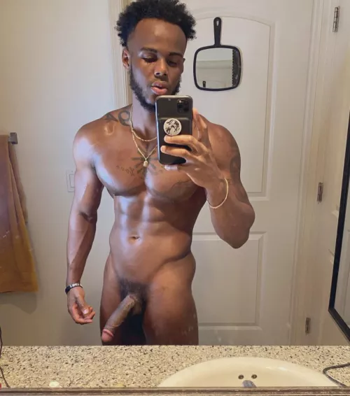 Need a lil luv ladies😈