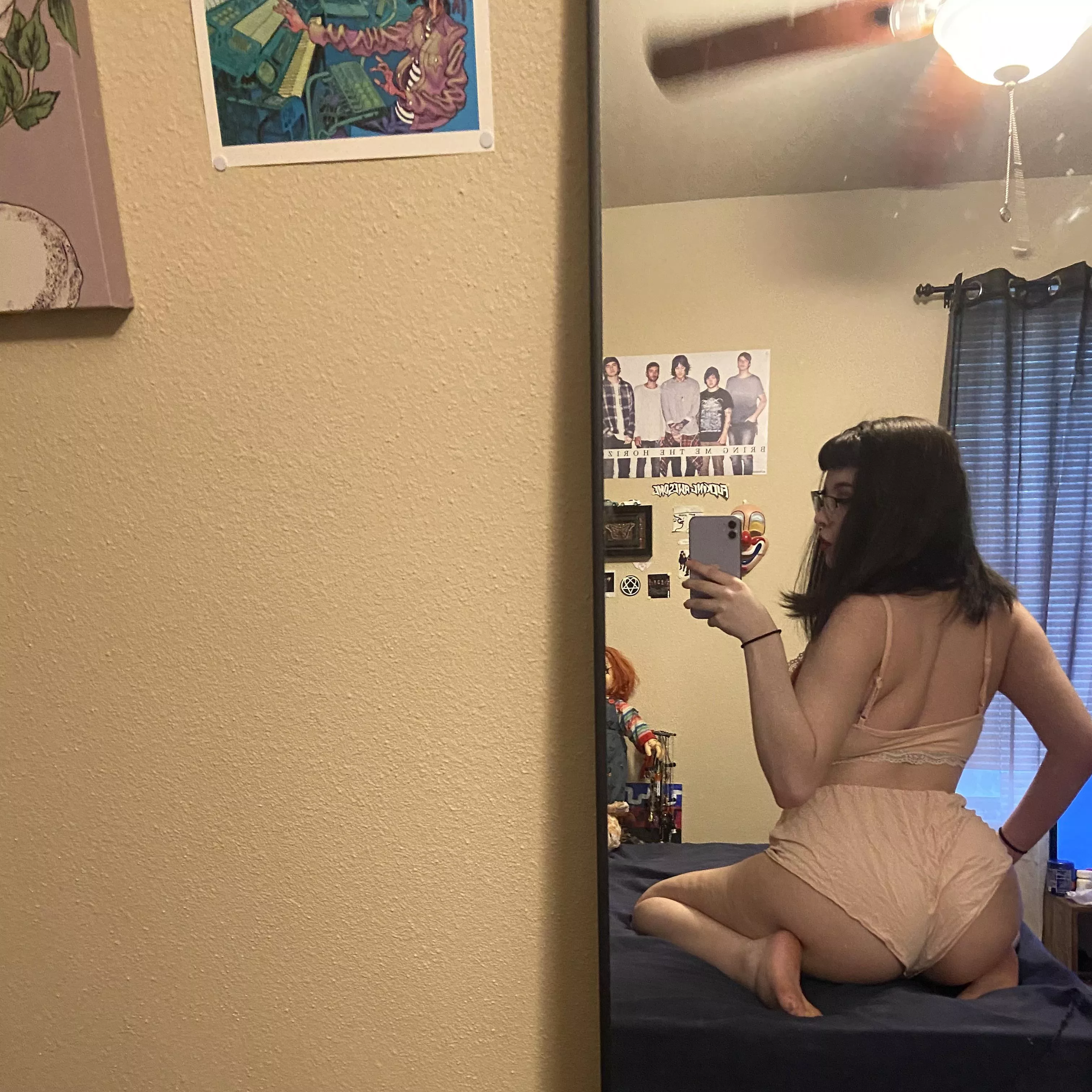 Need someone to listen to BMTH with me and play with my butt