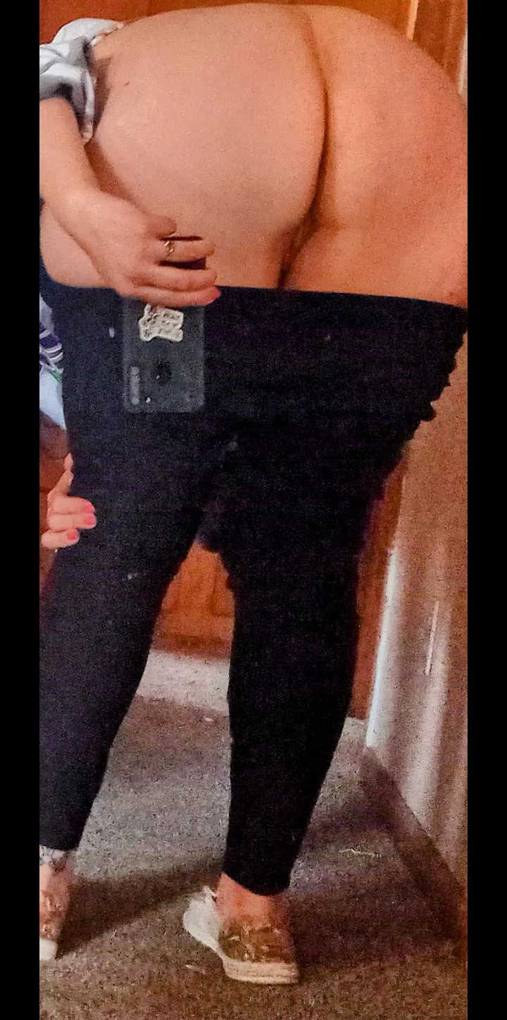 never ask a girl what color her panties are🤣