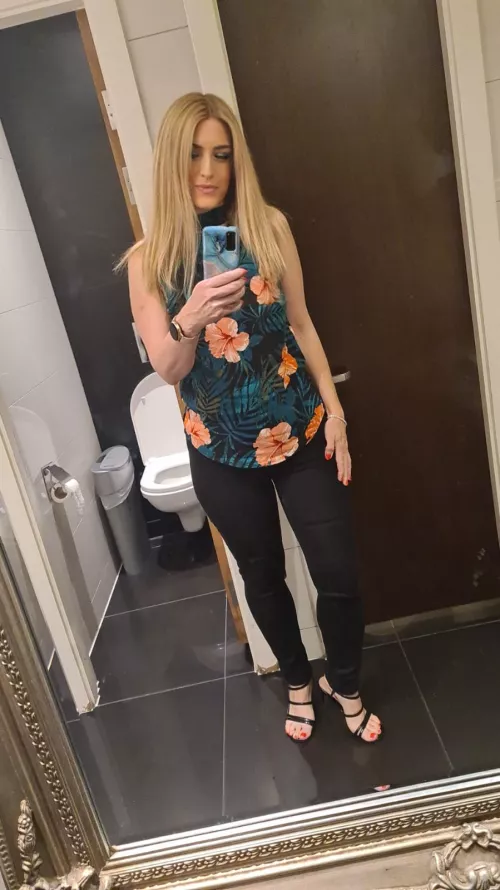 Never know what to wear on first dates x