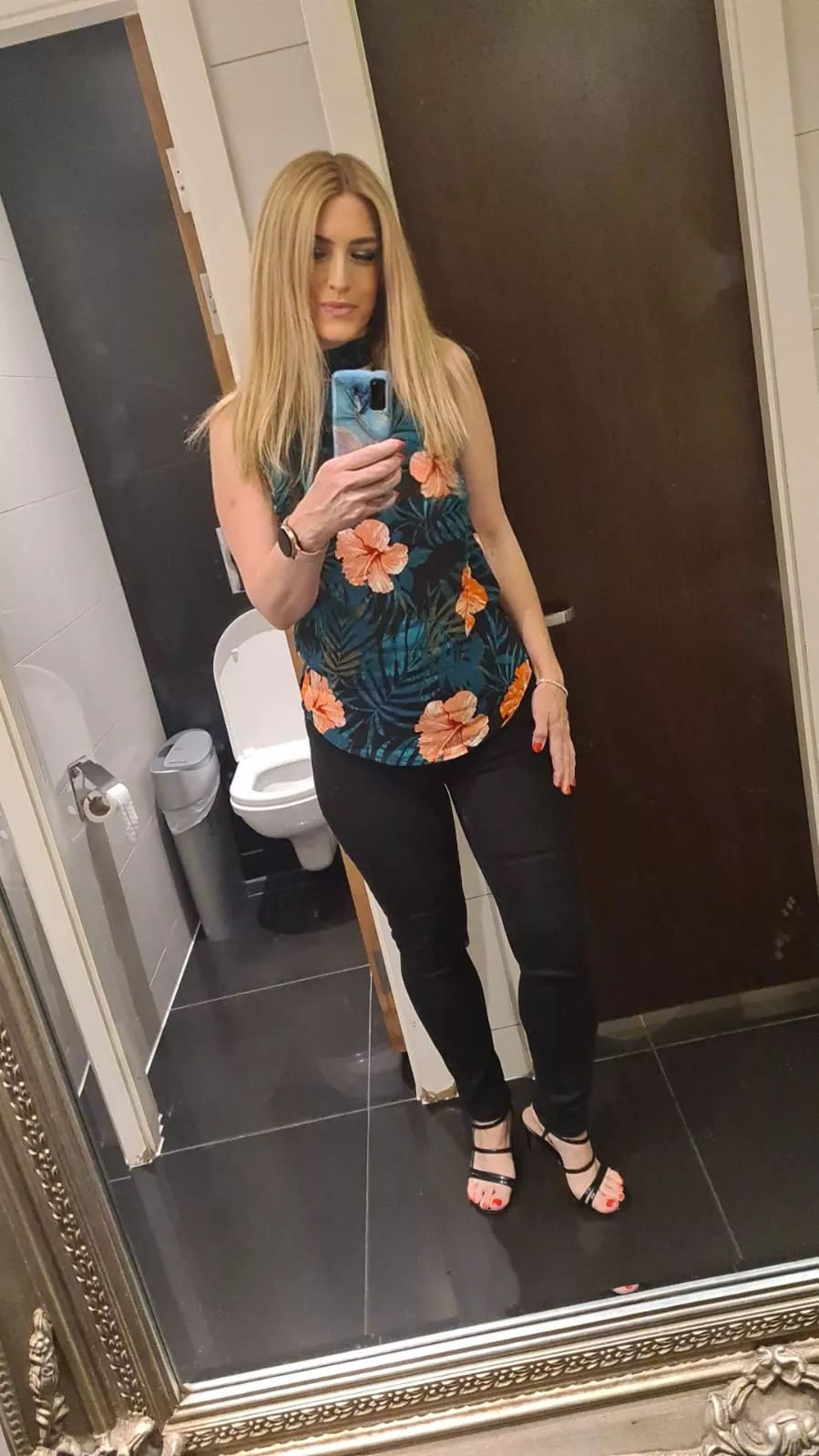 Never know what to wear on first dates x