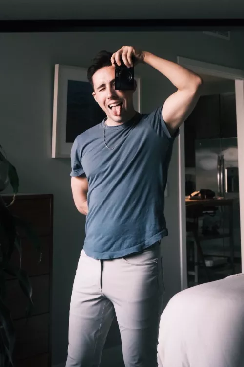 New camera, same mirror pose