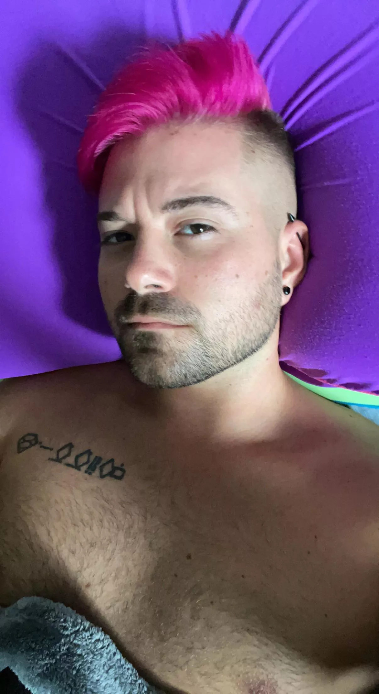 New color, ignore the bed head. 😁