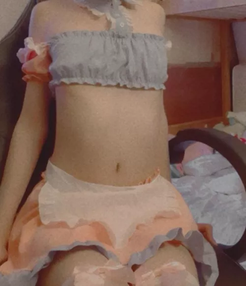 New fit was scared of trying it out cus it shows more skin than my usual ones but aye i likey :>