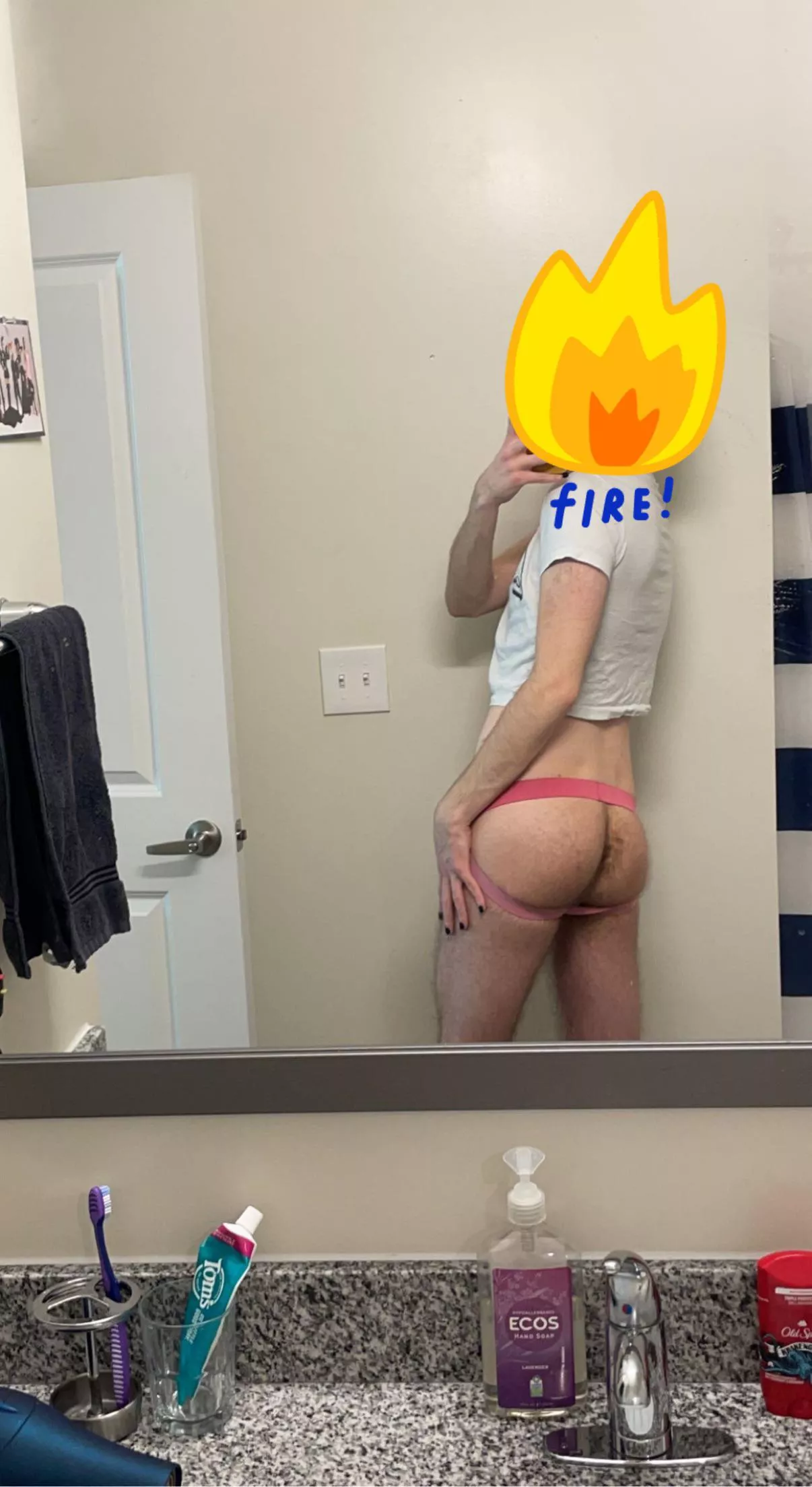 Ngl I love the way my ass looks in this pic. I hope y’all like it too! 🙈