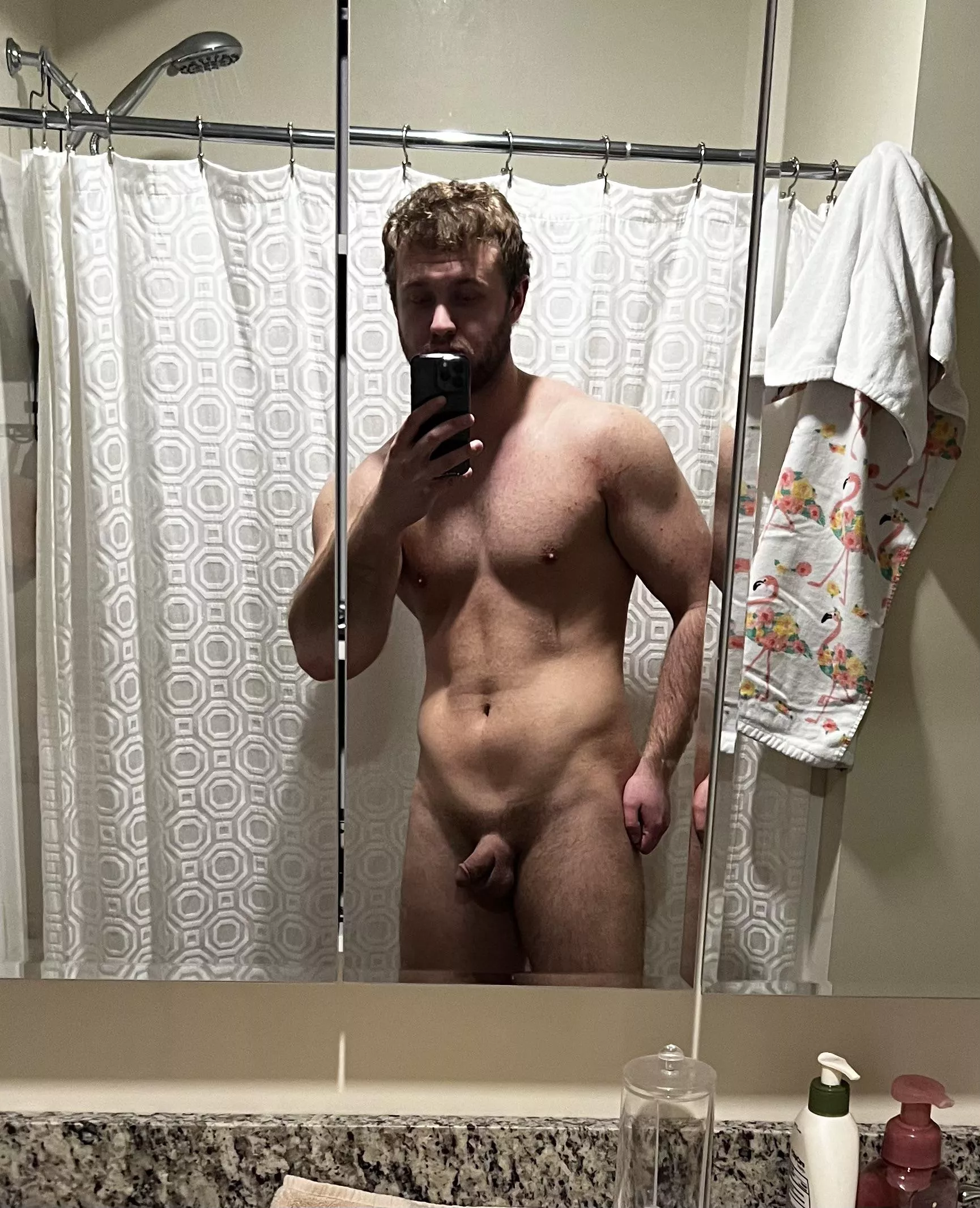 Nice and sweaty after my workout (22)