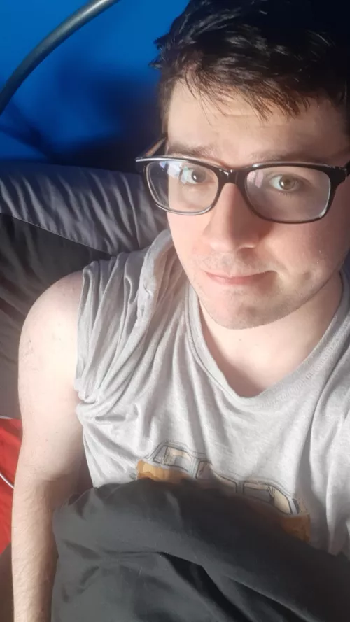 nice chill day in bed for me. anyone wanna join?