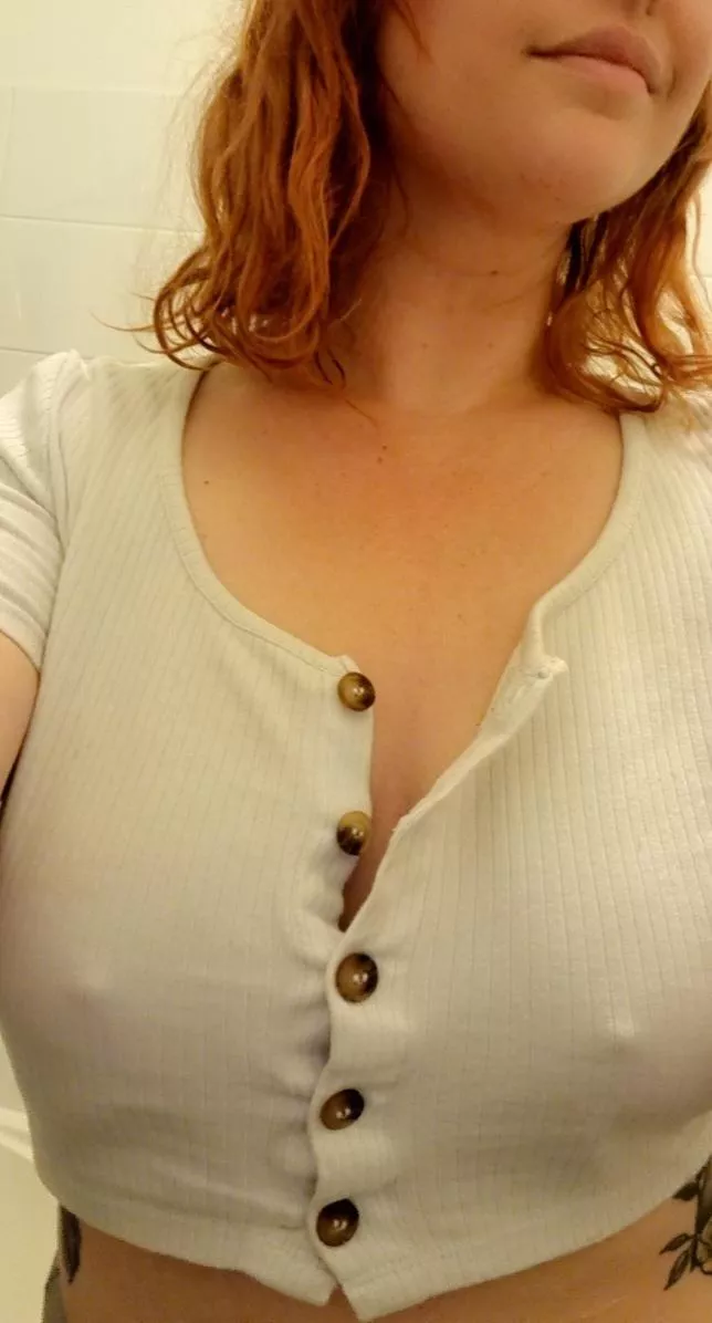 No bras on Sunday [F]