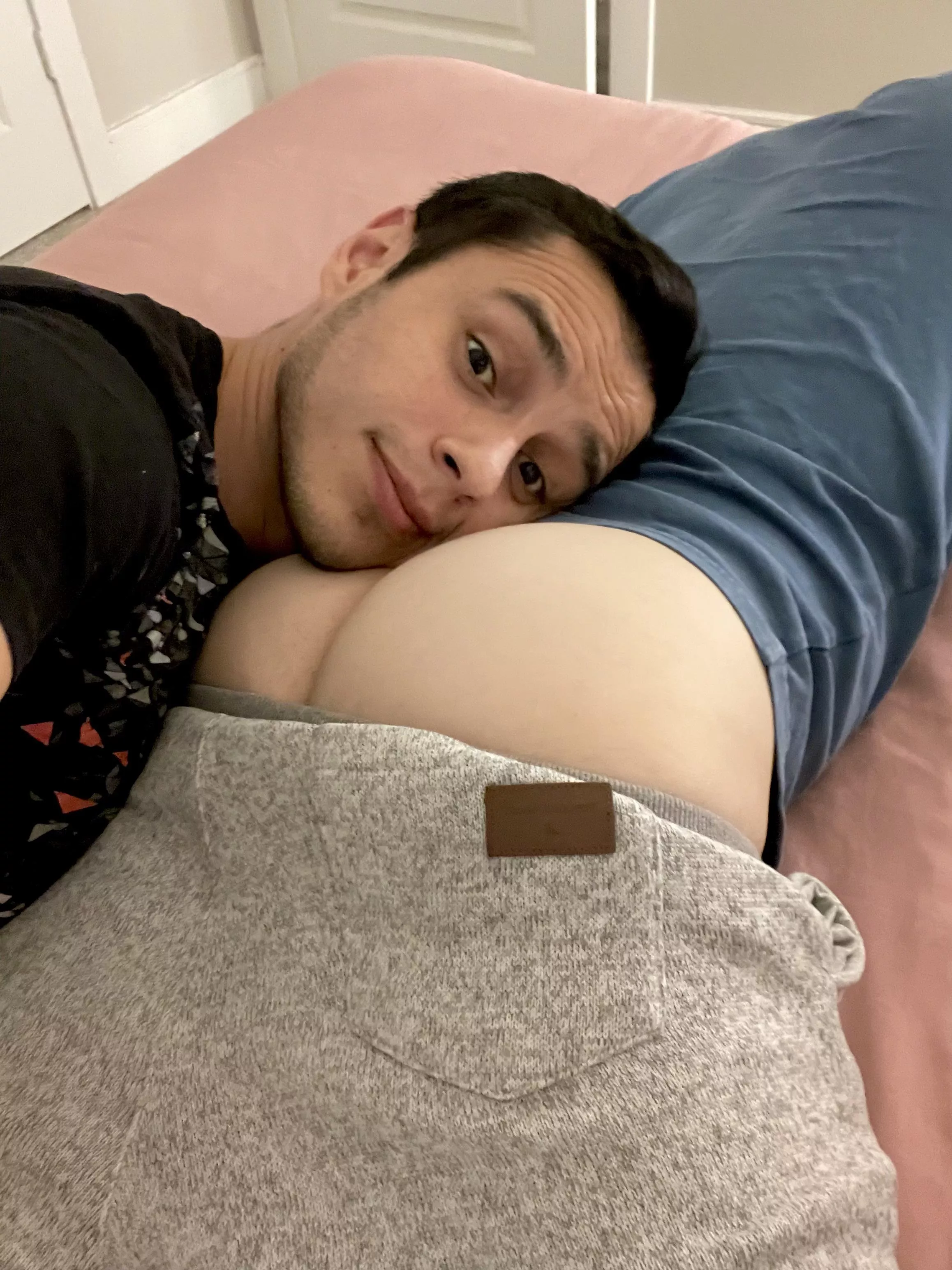 No pillow? No problem 😁