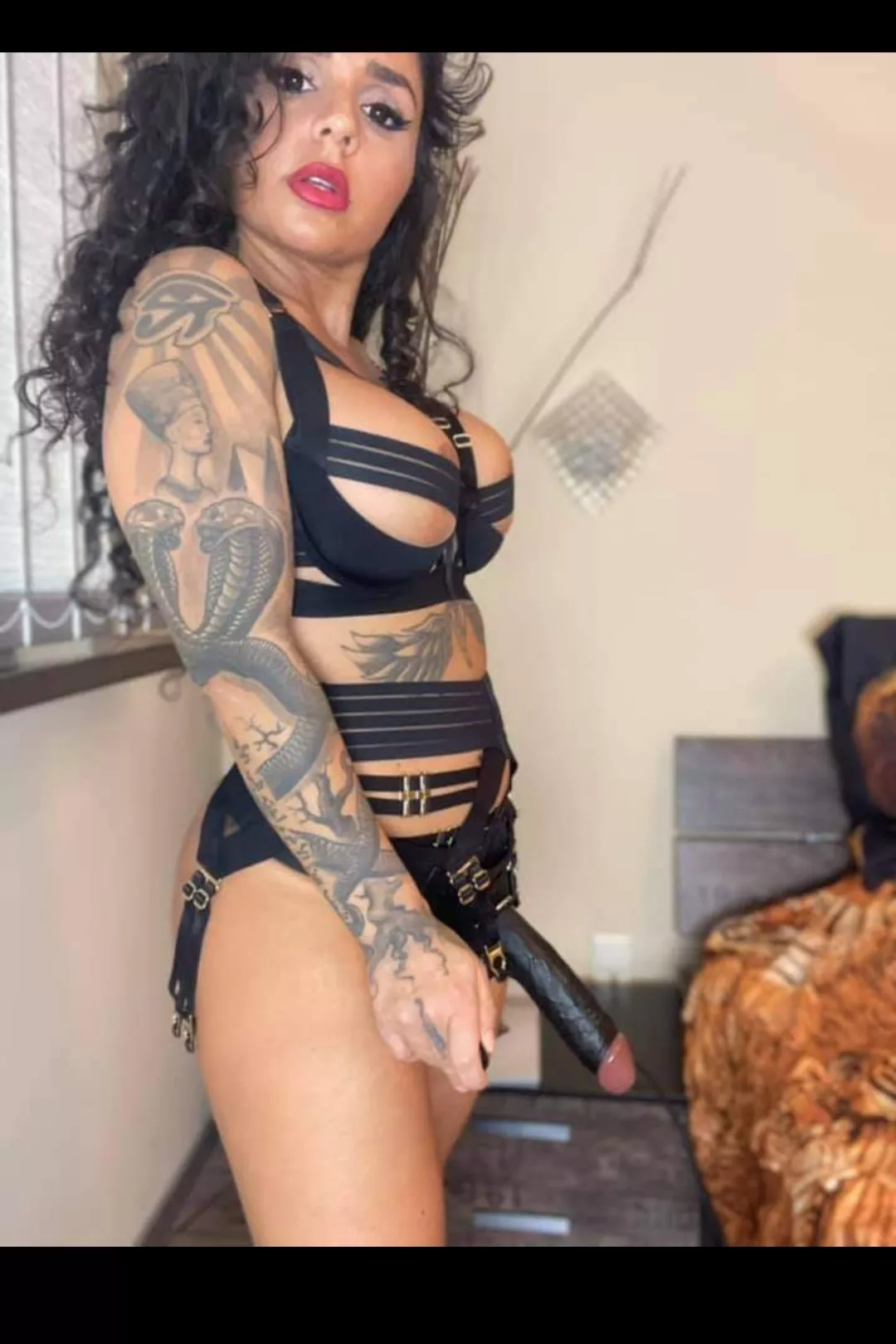 No slut can resist my cock, don't you agree with me?