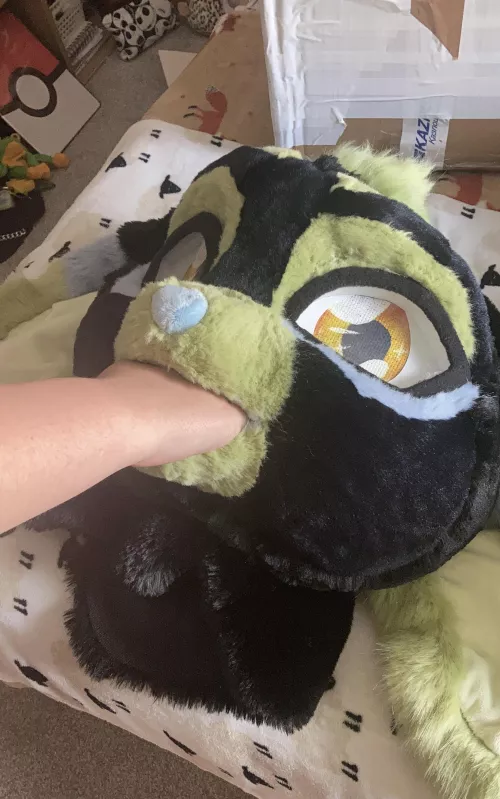 Nom (ft. My brothers hand)