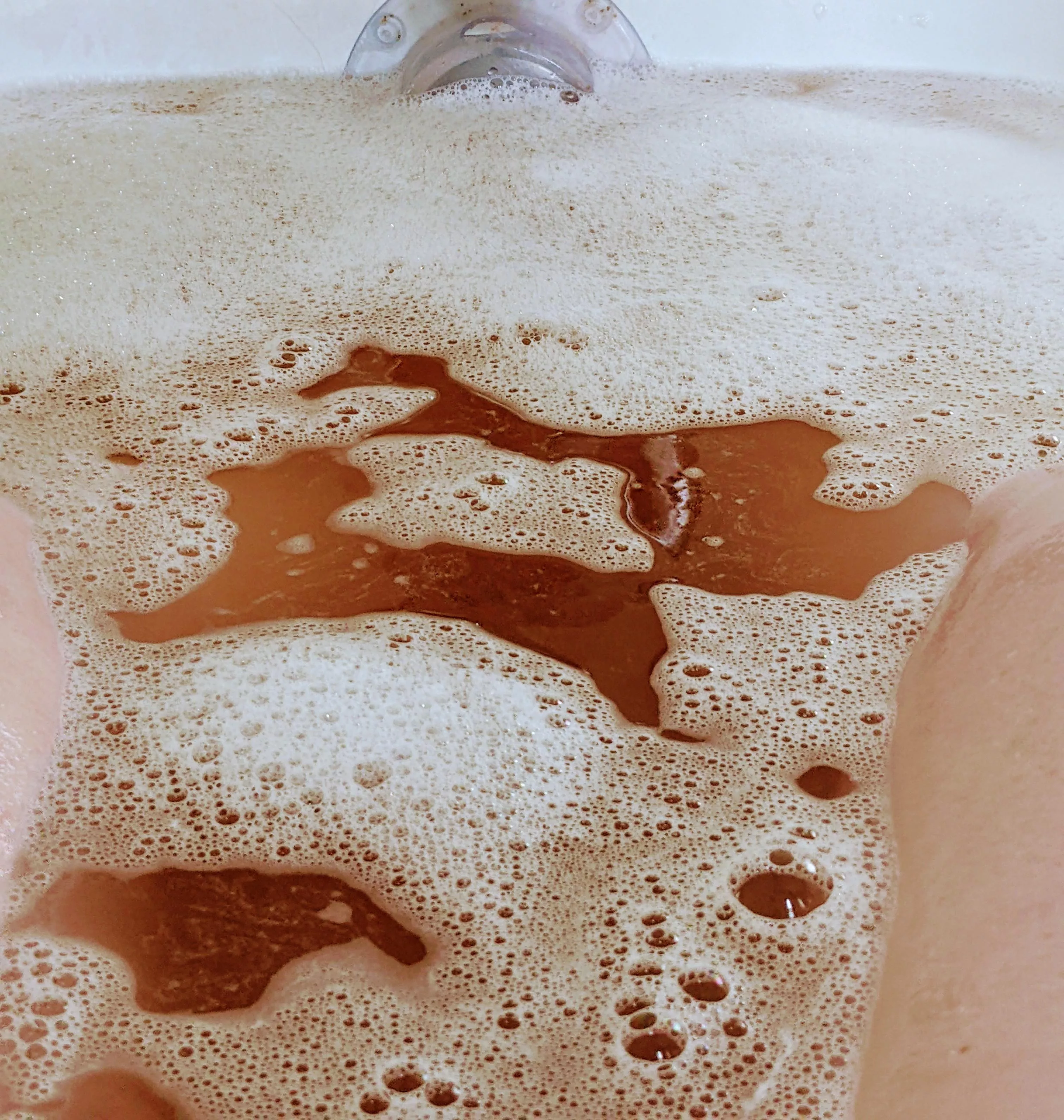 nothing between my legs with the bubbles (unfortunately) 👀🫧