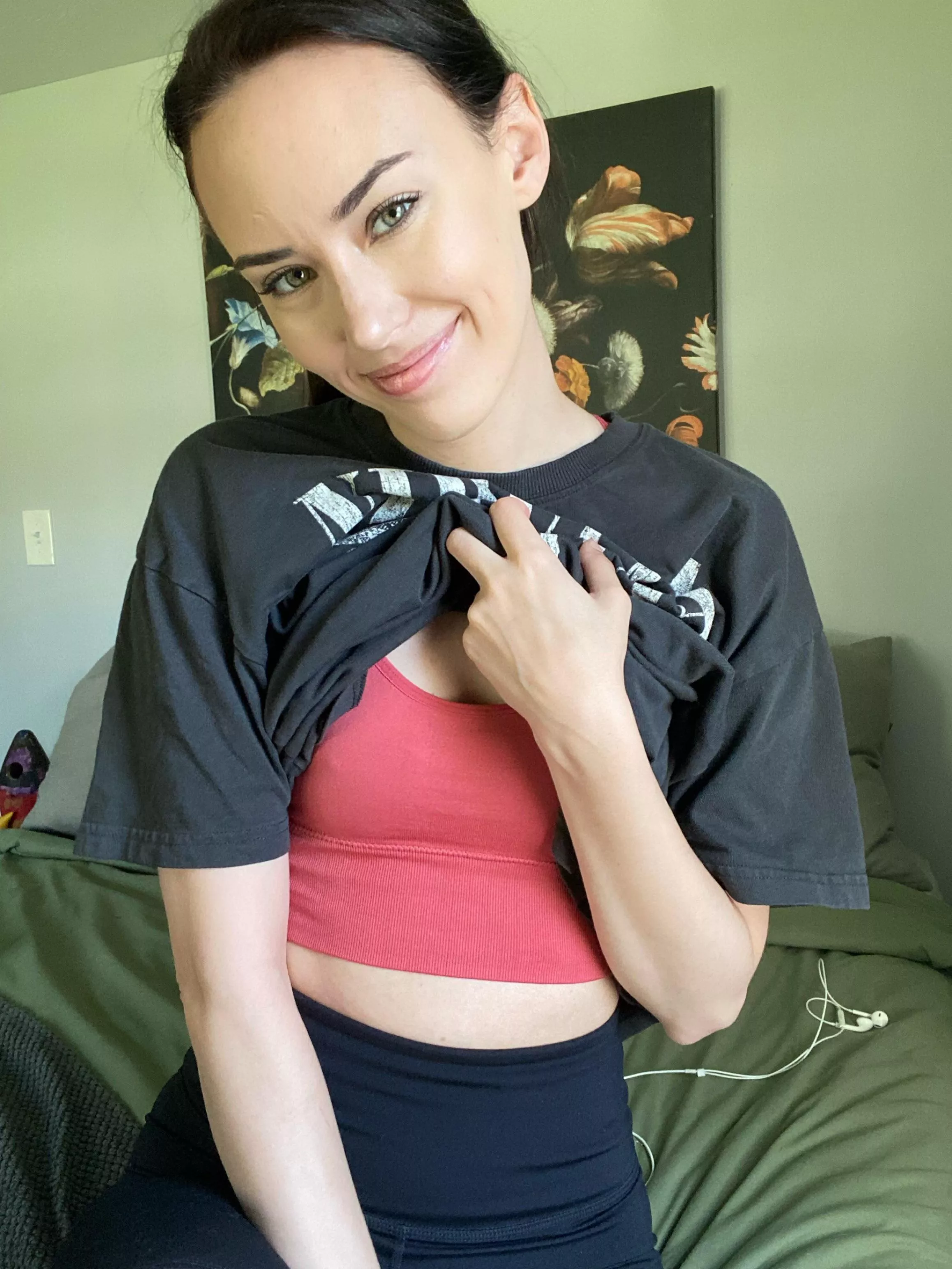 Nothing to see here 👀 [f]