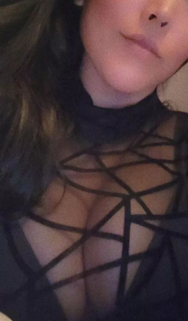 [OC] Busty 🇰🇷, baby!