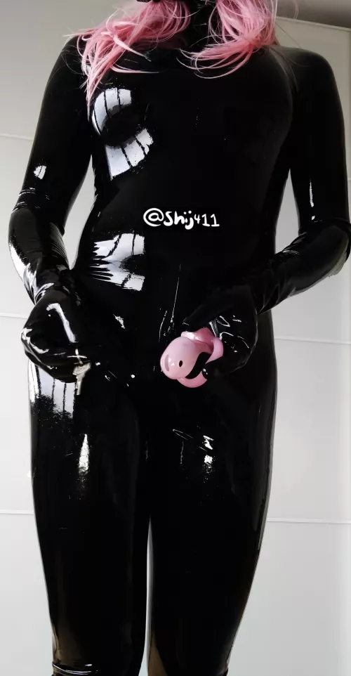 [OC] lock yourself up for me 🔒